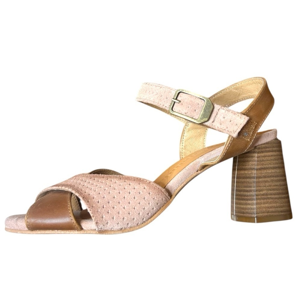 Wandapanda Women's Leather Sandals- Size 40/ 9.5